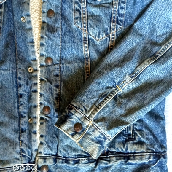 Levi's Sherpa Lined Blue Jean Jacket - Picture 4 of 16